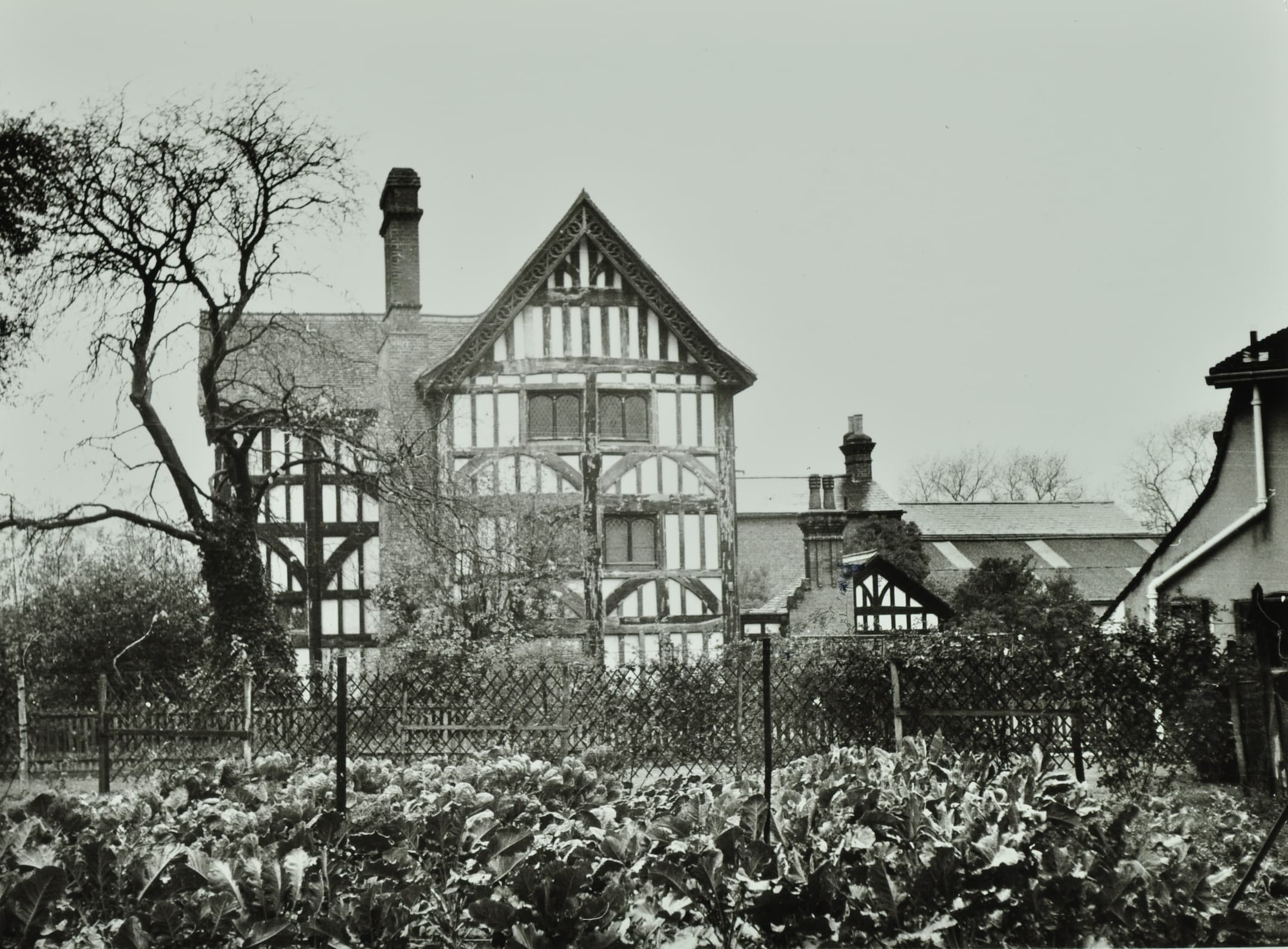 147055-epping-forest-queens-lodge