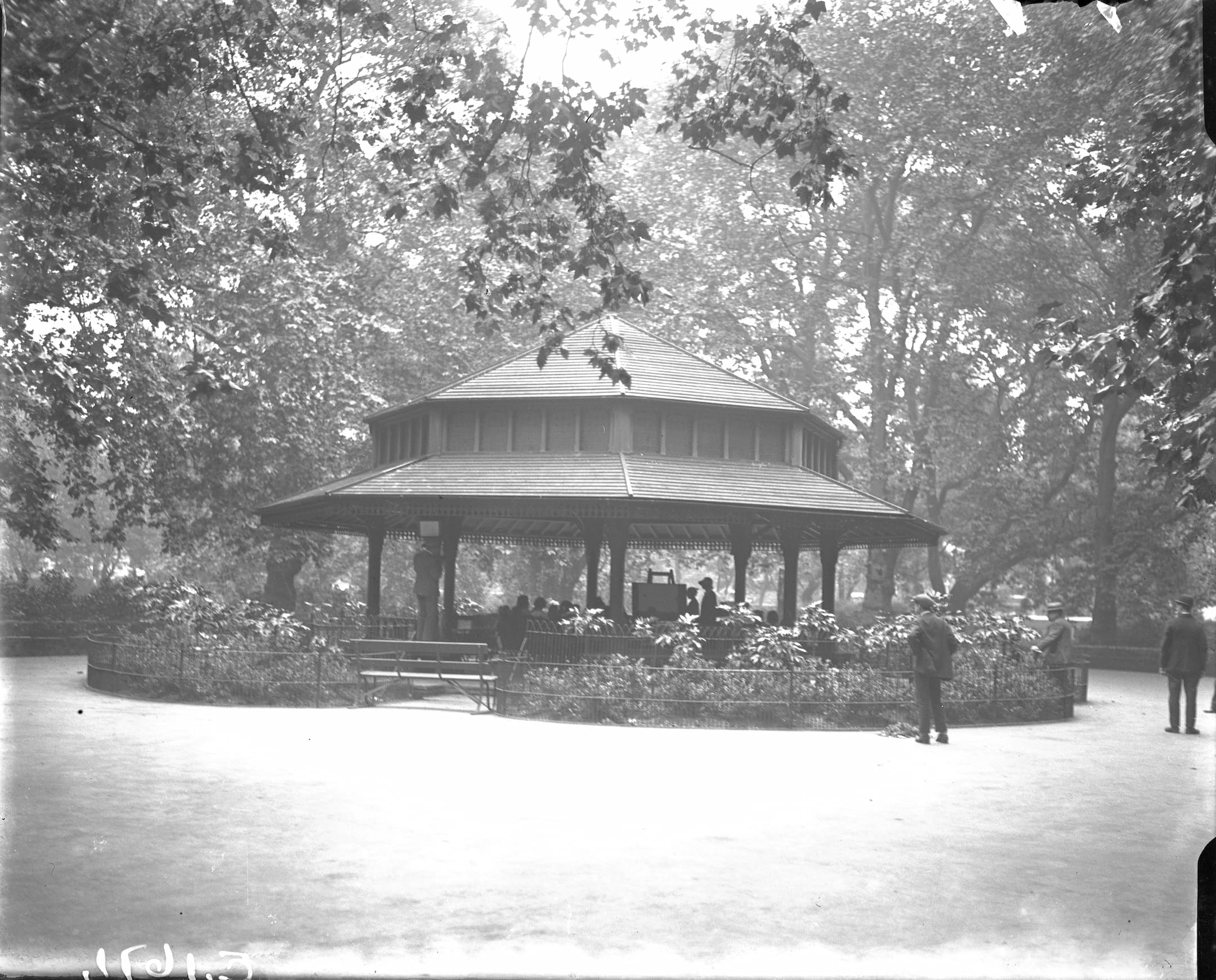 302067 - bandstand at Lincoln's Inn Fields