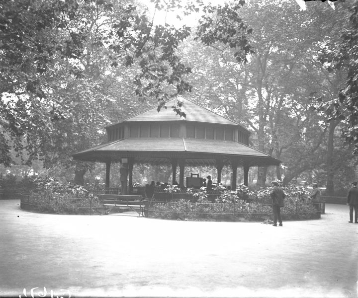 302067 - bandstand at Lincoln's Inn Fields