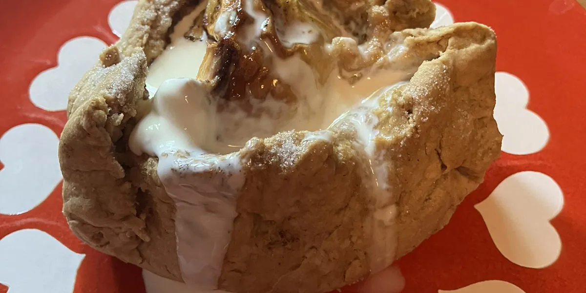 baked-apple-with-cream