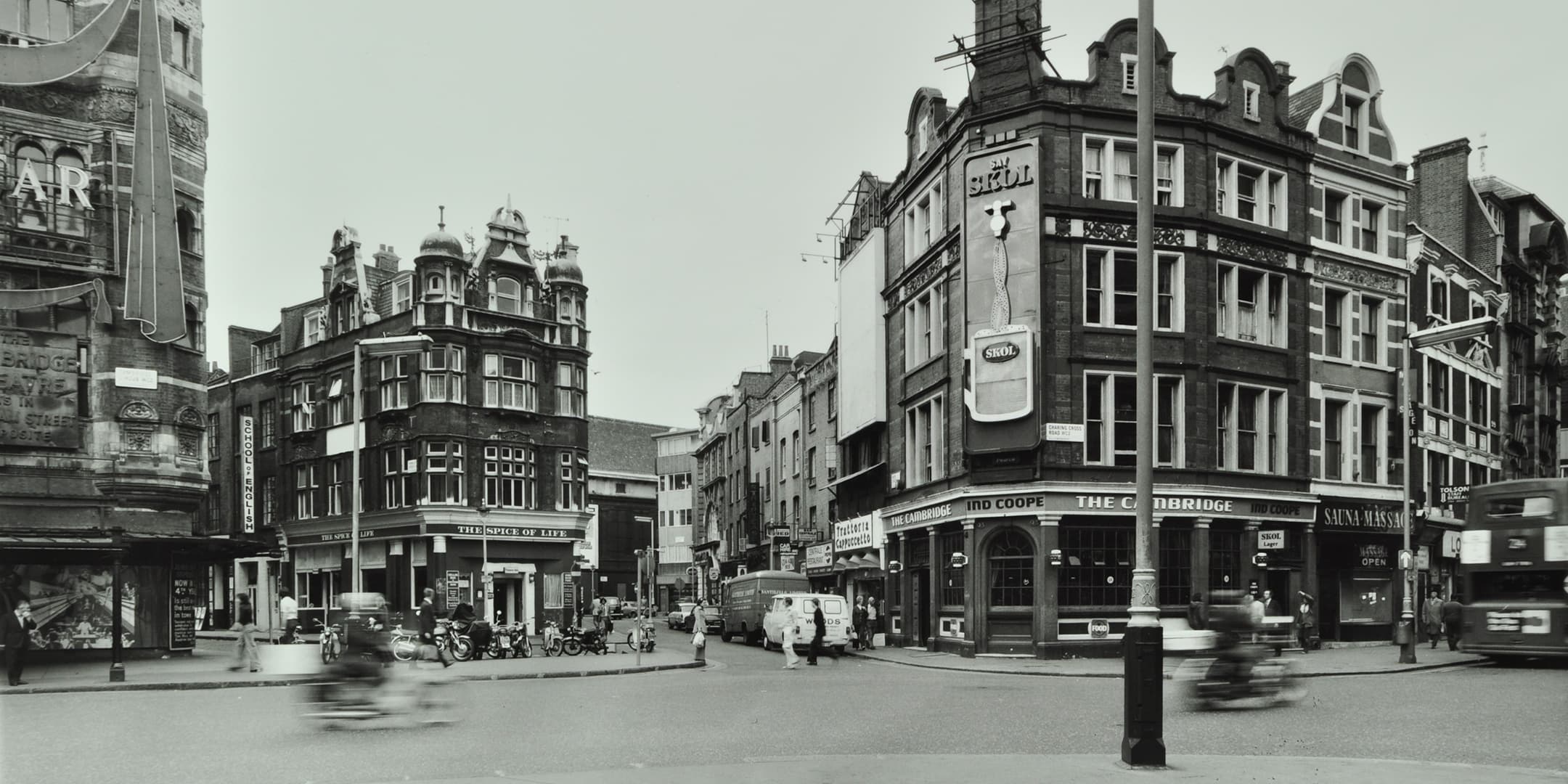 cambridge-circus-in-1976