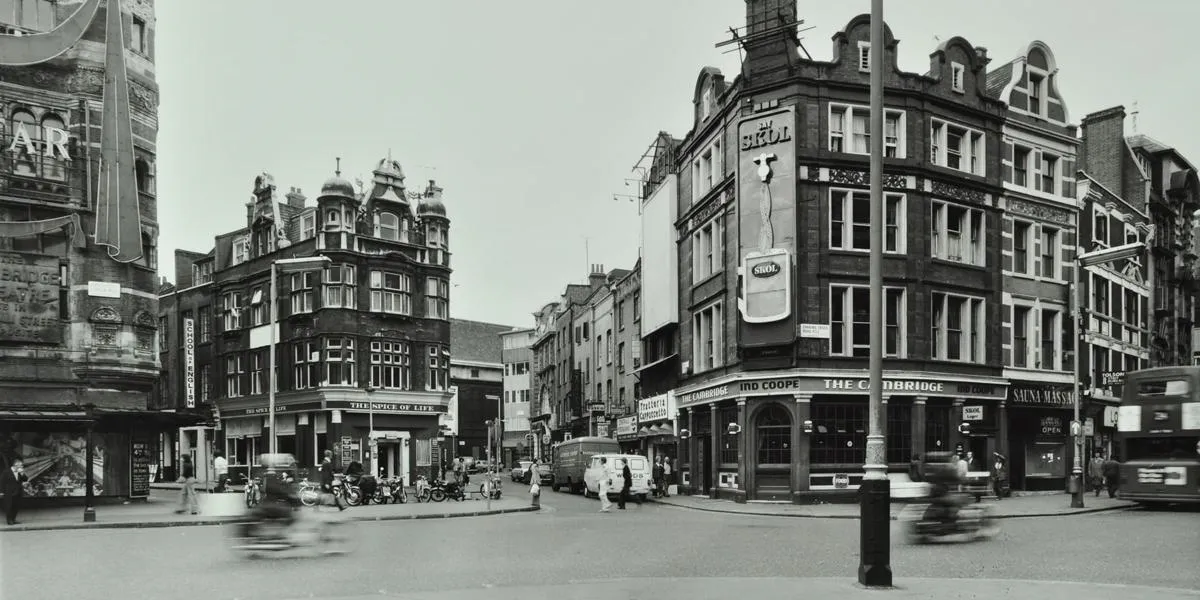 cambridge-circus-in-1976