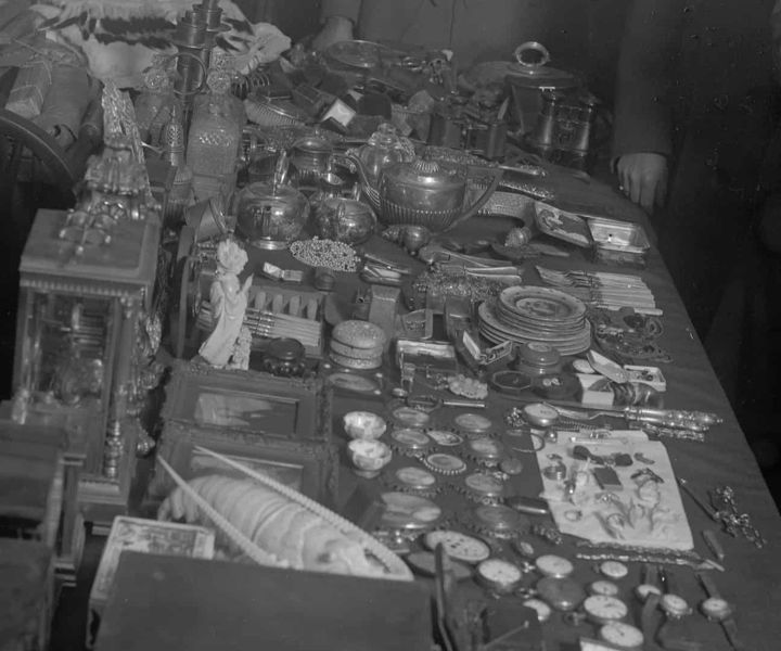 cat-burglars-haul