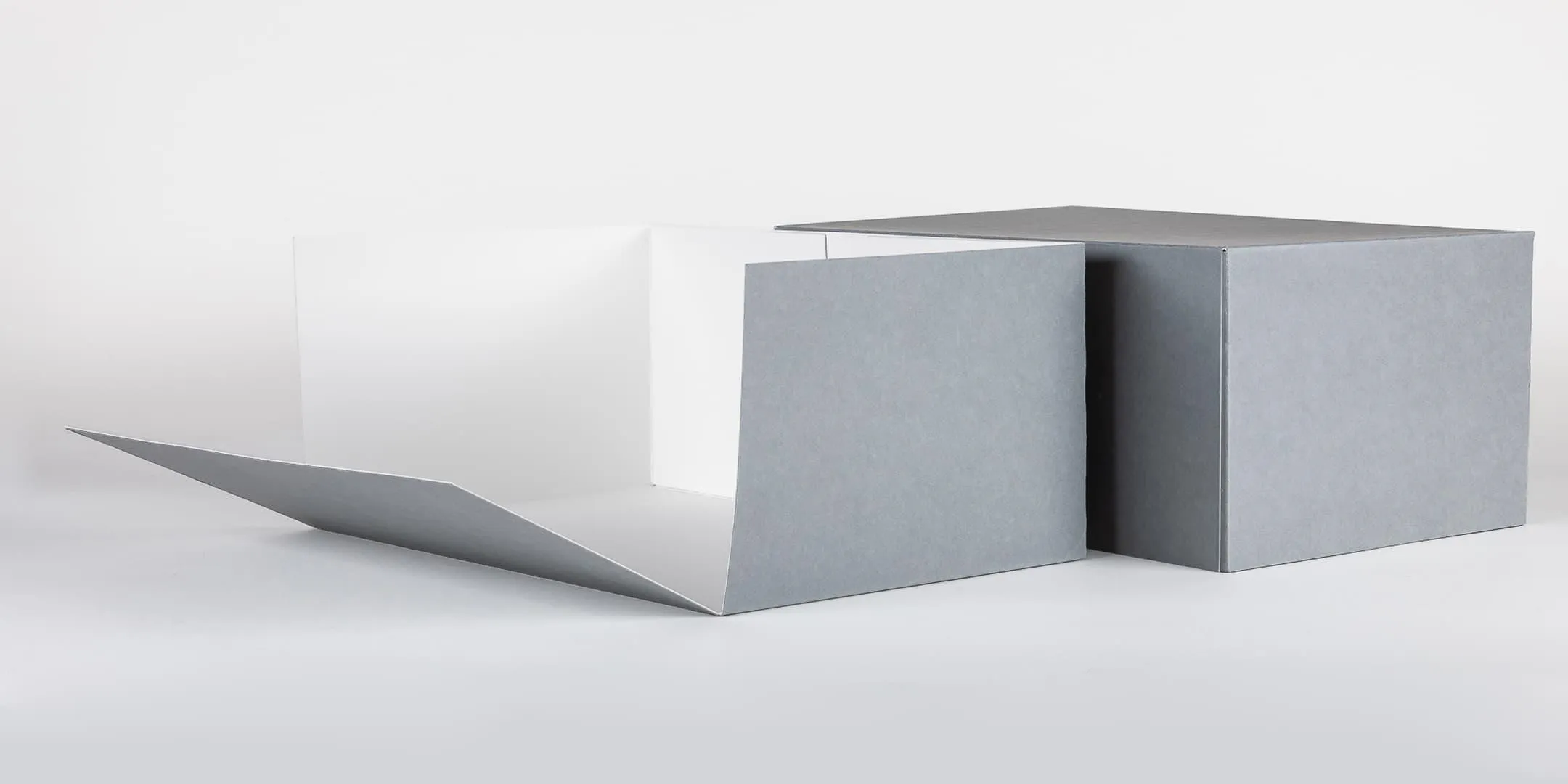 Large glued box and lid, with one side folding down