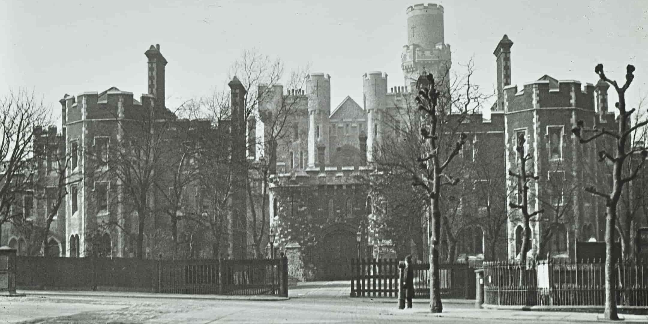 holloway-prison-entrance