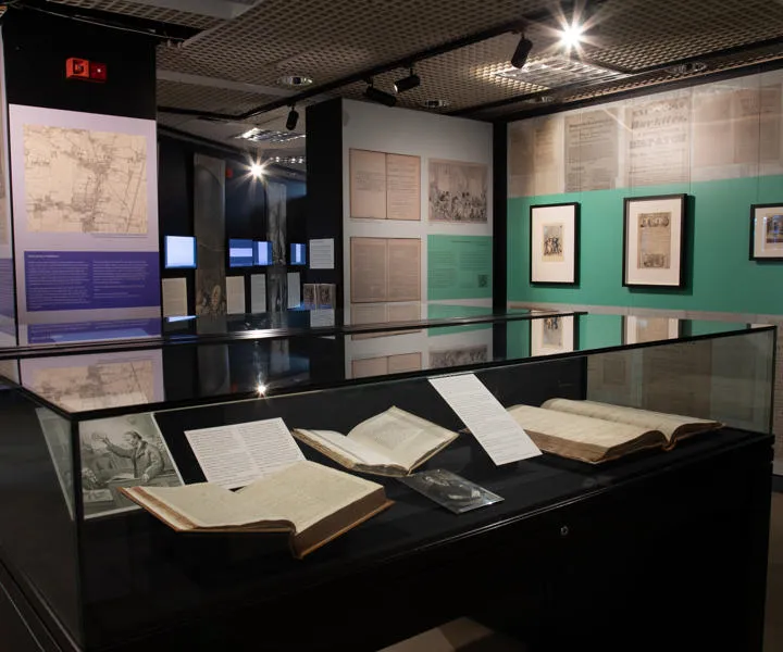 Londoners on Trial exhibition case