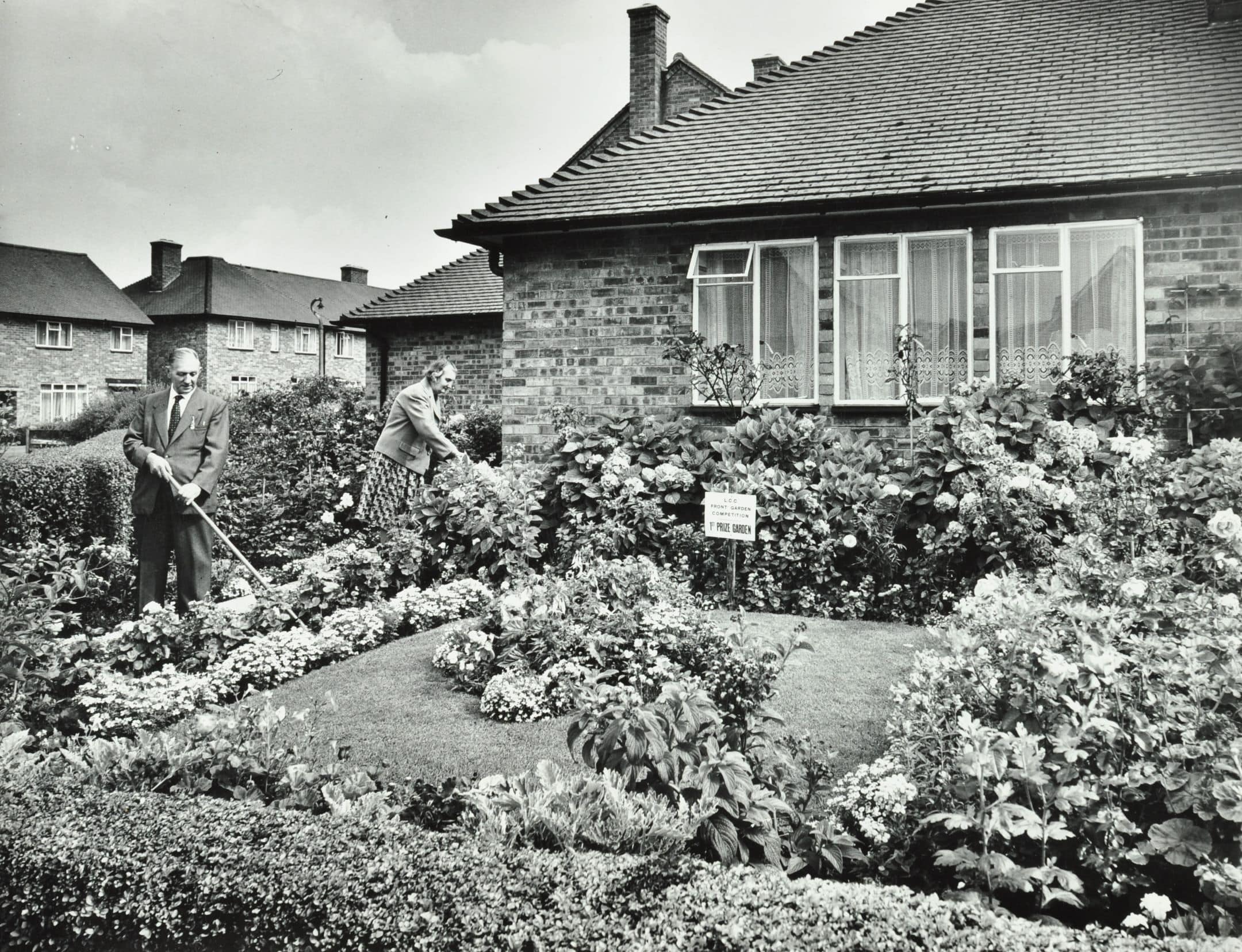  lma-lcc-oxhey-estate-prize-winning-garden-1962 