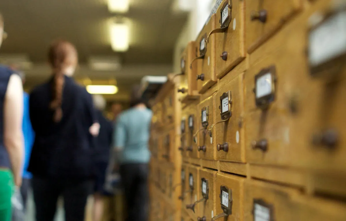 People-walking-through-hallway