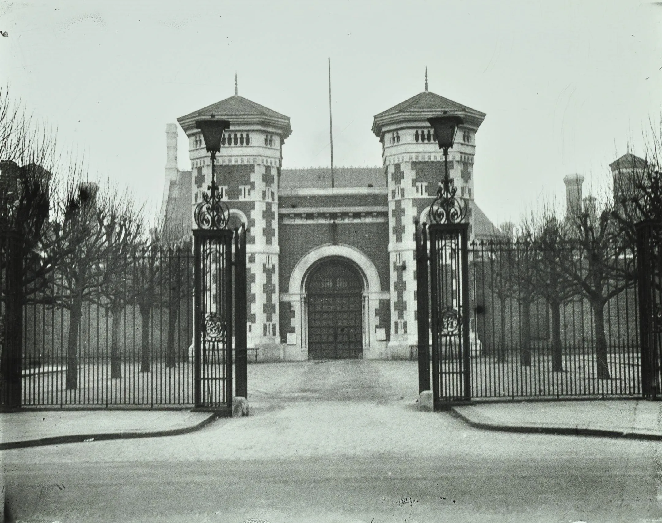 A picture of the front gates of Wormwood Scrubs from 1930